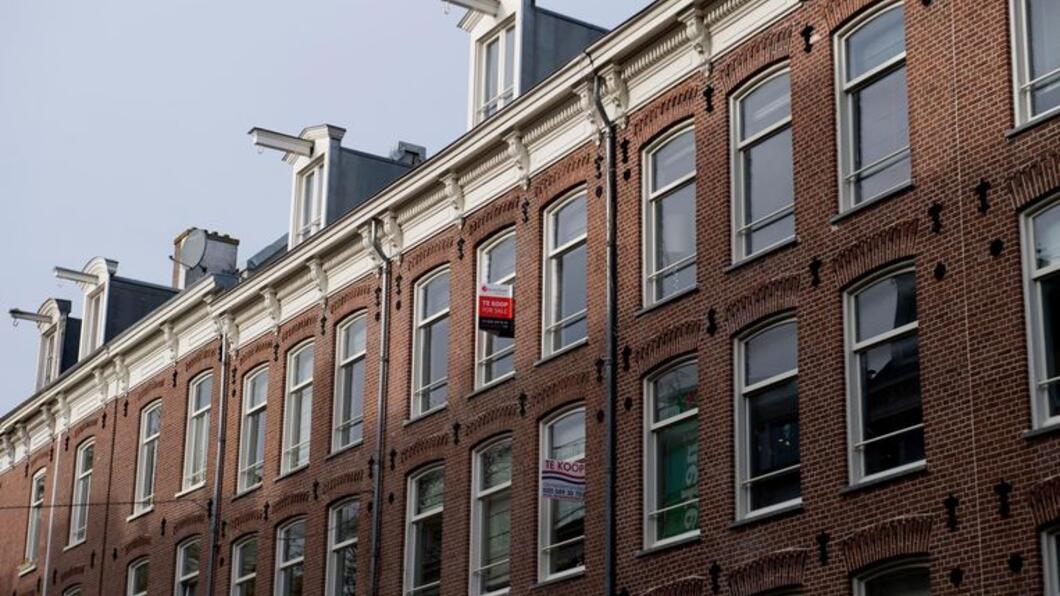 rij woningen in de stad